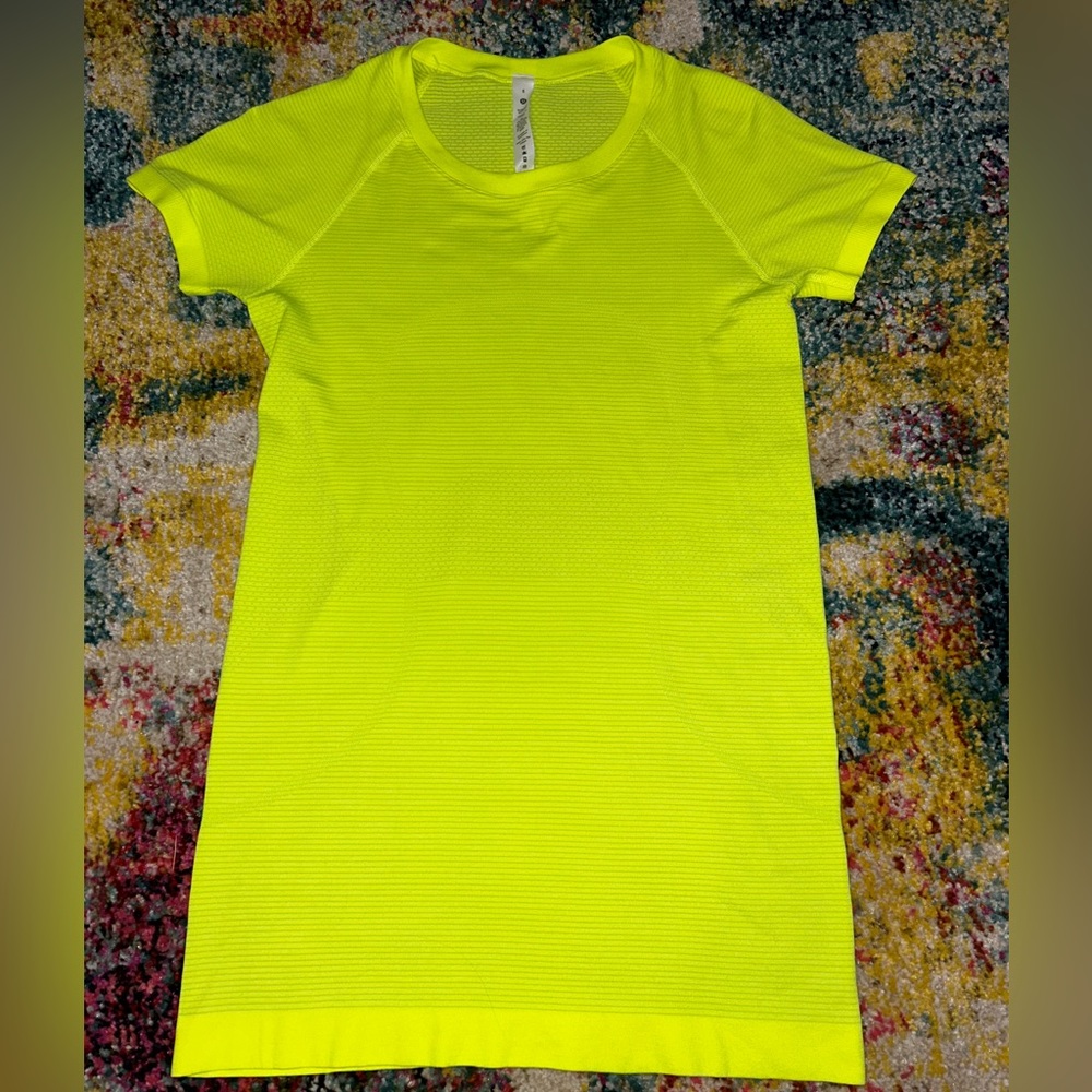 Lululemon Highlight Yellow Swiftly Tech Short Sleeve Size 6
